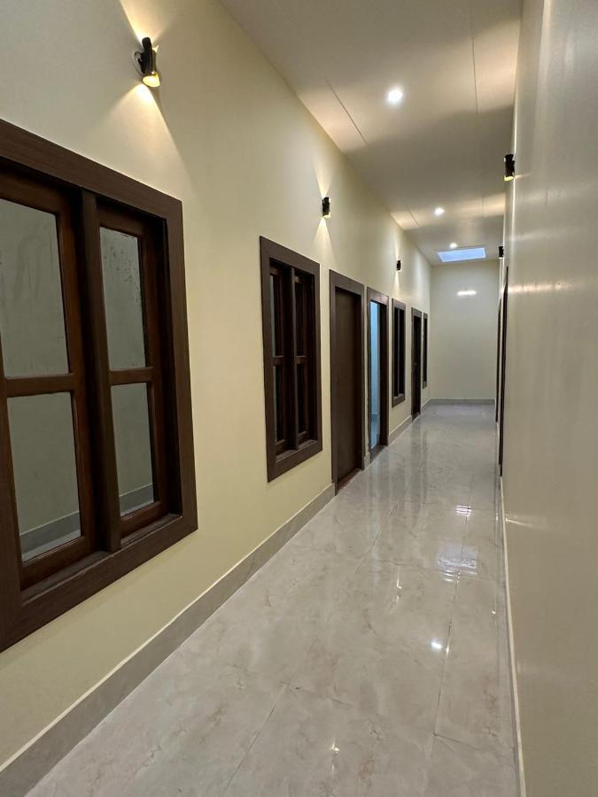 Raghuvar Inn Ayodhya Exterior foto