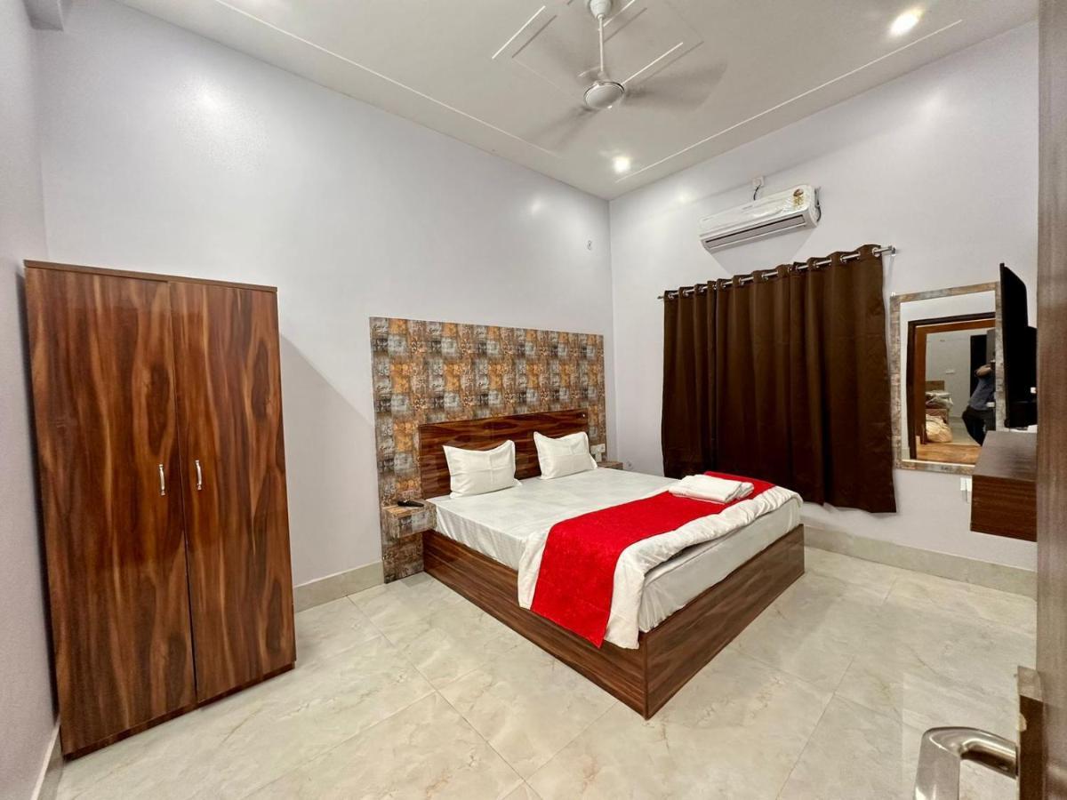 Raghuvar Inn Ayodhya Exterior foto